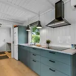 Gorgeous In With Kitchen بيت للعطل