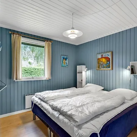 Ferienhaus Gorgeous In With Kitchen *